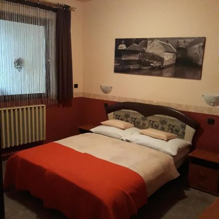 Fonix Panzio Hotel ปาปา ภายนอก รูปภาพ